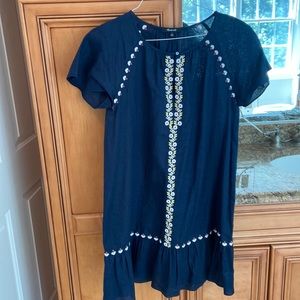 Madewell linen dress with embroidered flowers size small